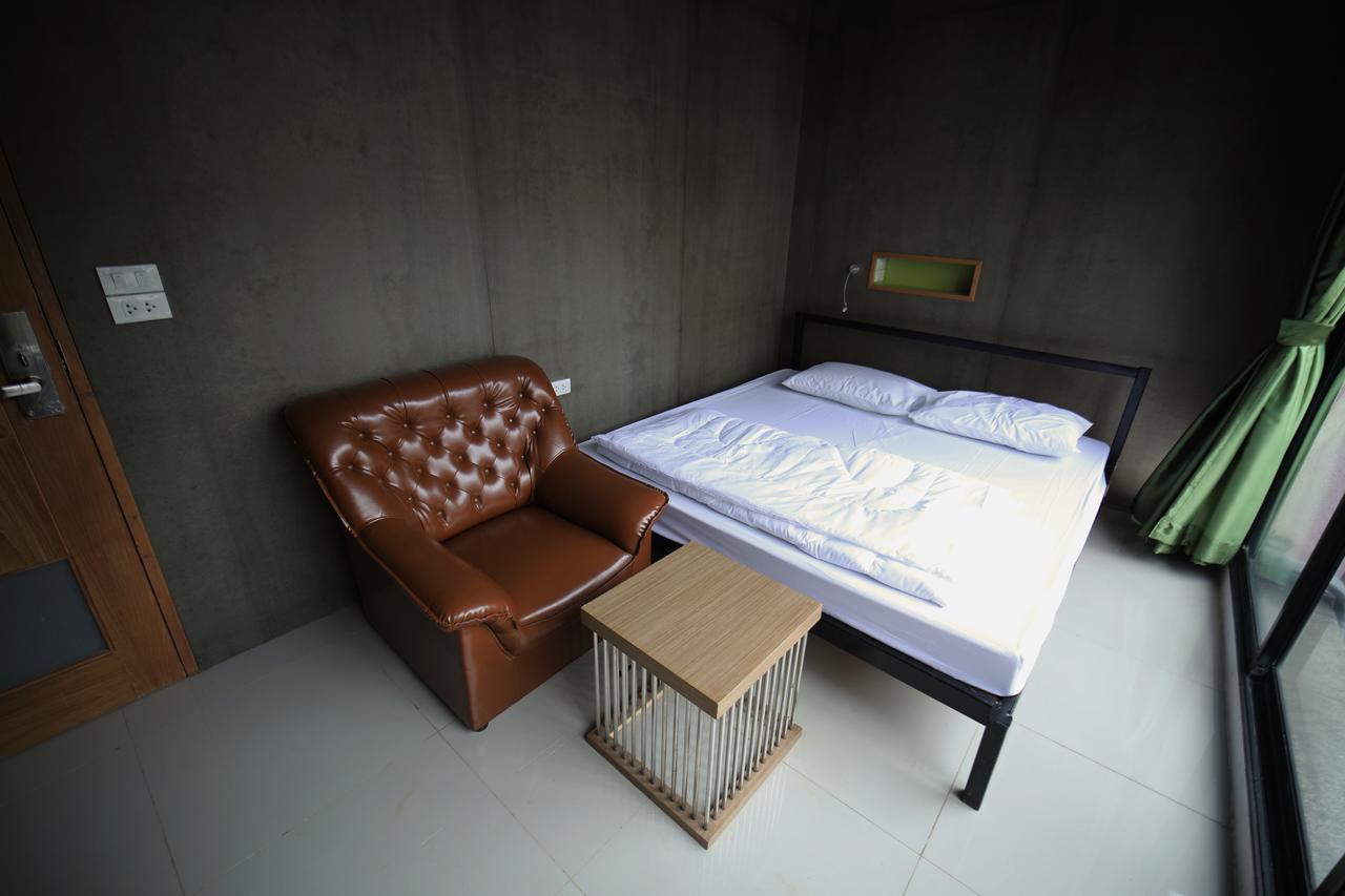 The Campus Hostel Bangkok Exterior photo