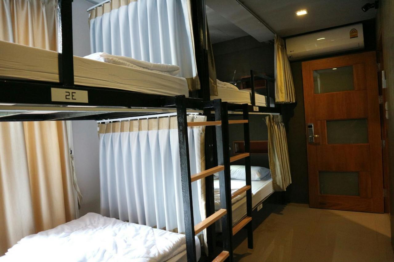 The Campus Hostel Bangkok Exterior photo